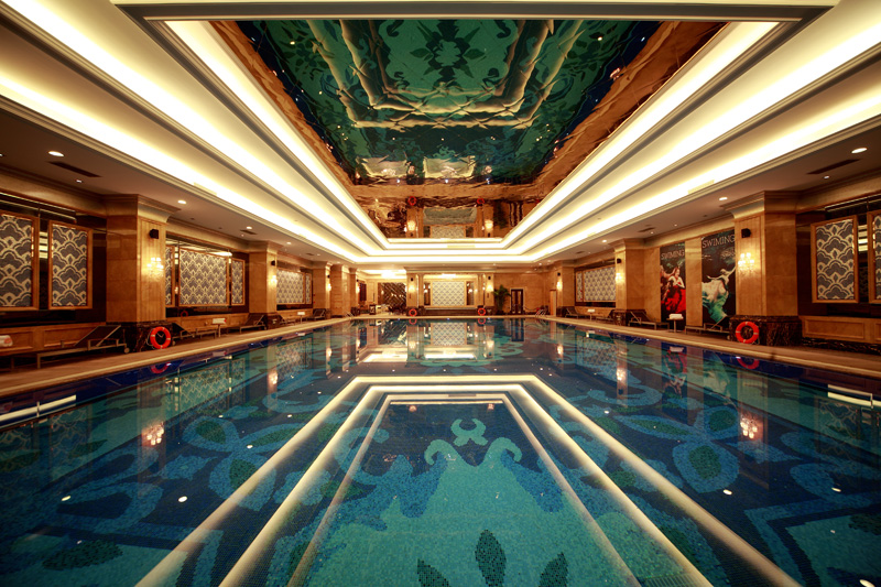 室內(nèi)恒溫泳池