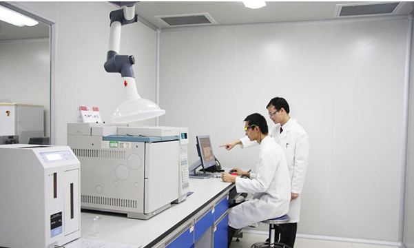 實(shí)驗(yàn)室恒溫恒濕調(diào)節(jié)現(xiàn)場(chǎng)